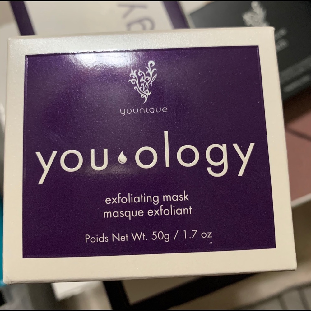 Exfoliating mask